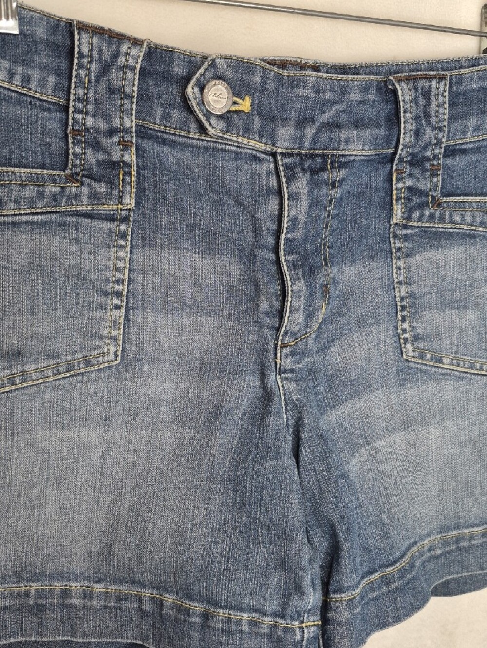 White House Black Market Blanc Denim Cargo Cuffed Shorts - Blue Size 8 - Picture 4 of 9